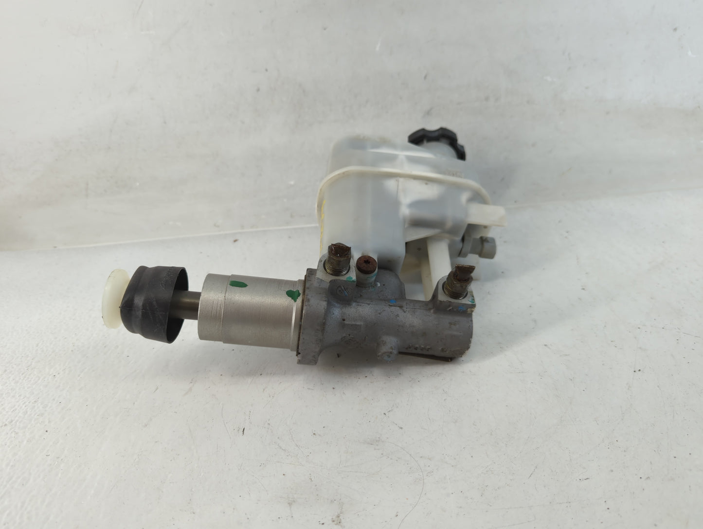 2008-2008 Pontiac G6 Brake Master Cylinder - Oemusedautoparts1.com