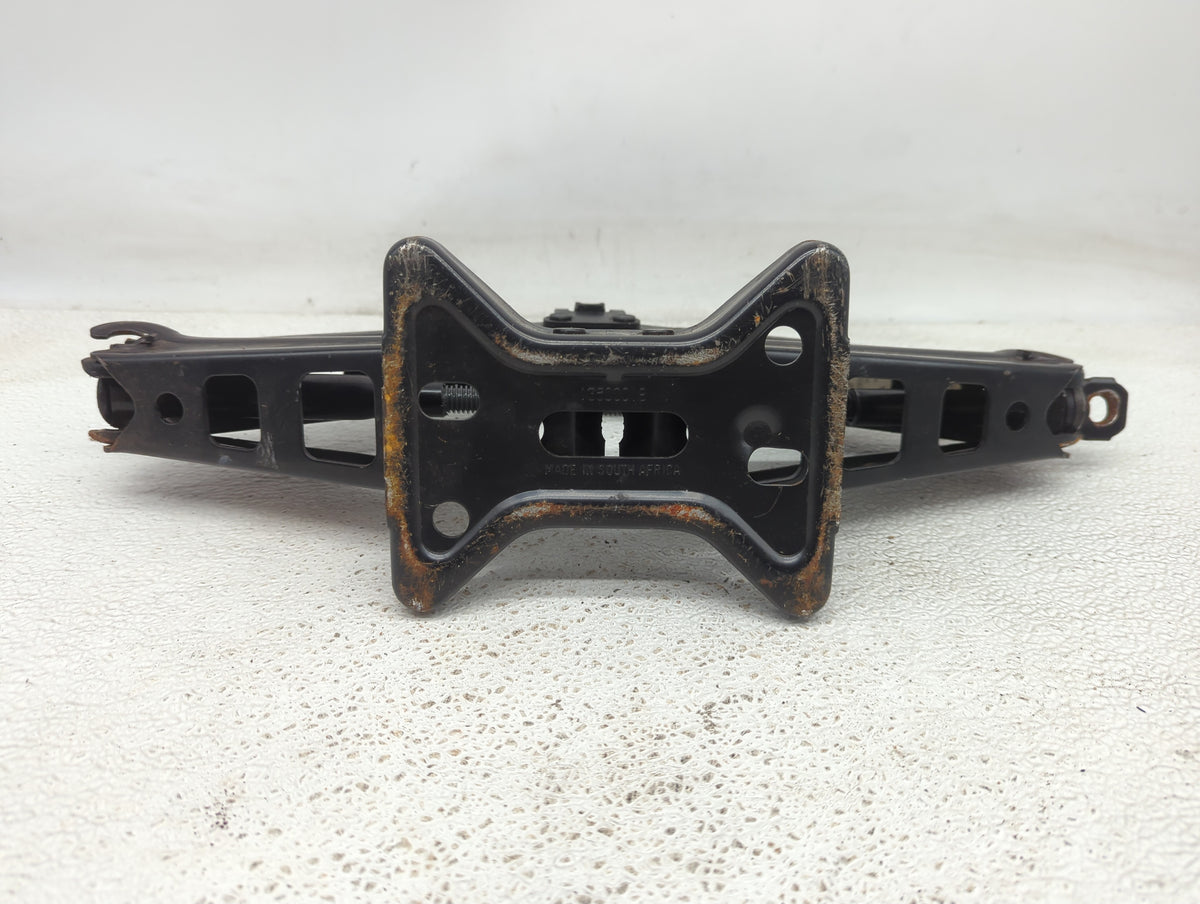Pontiac G8 Spare Scissor Car Jack 1074238 - Oemusedautoparts1.com