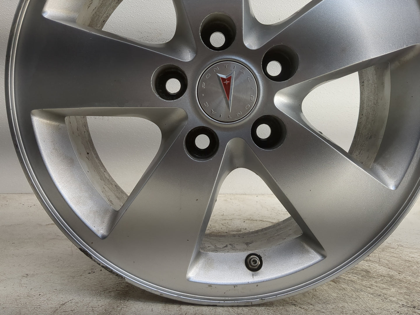 2005-2008 Pontiac Grand Prix Oem Wheel Rim 1261387 - Oemusedautoparts1.com