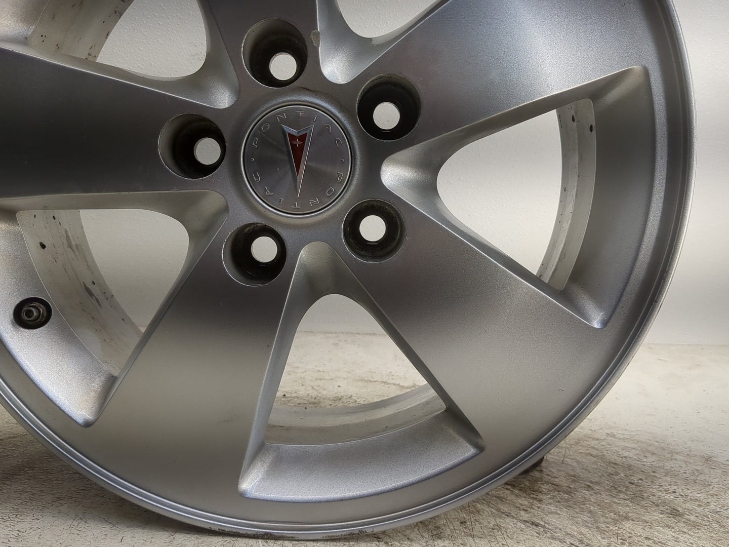 2005-2008 Pontiac Grand Prix Oem Wheel Rim - Oemusedautoparts1.com