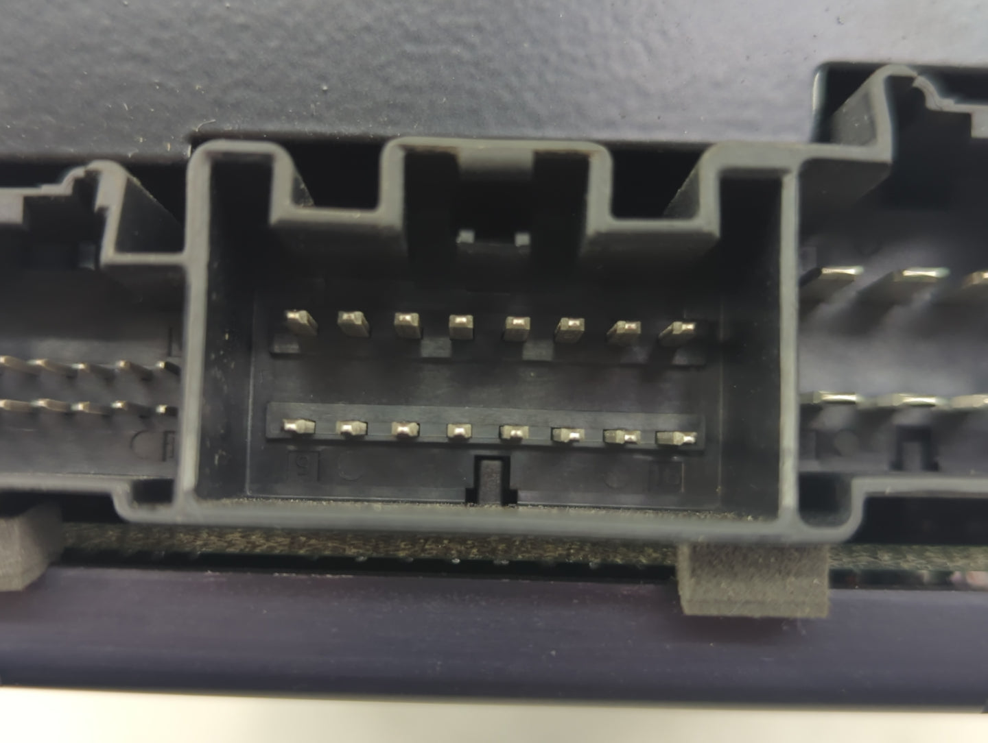 2006-2008 Pontiac Grand Prix Radio Speaker Amplifier 15835872 - Oemusedautoparts1.com
