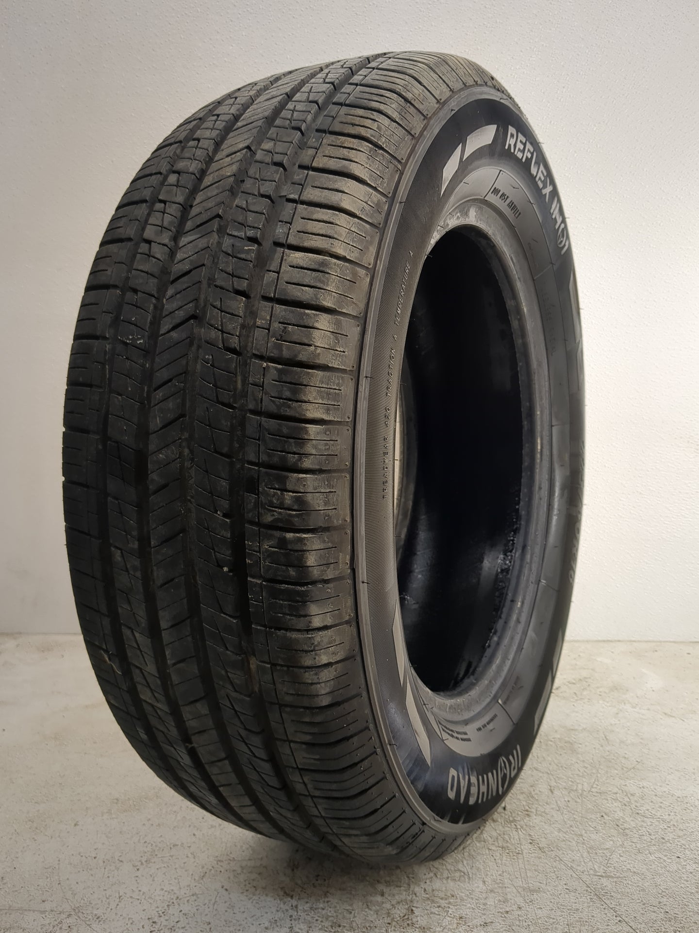 Used Tire 225/60R16 IRONHEAD REFLEX IHO1 98H - Tread Depth 11/32 - Oemusedautoparts1.com