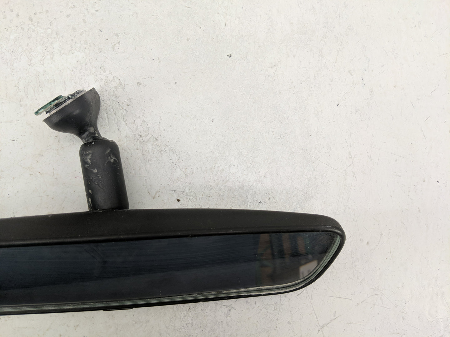 1997-2008 Pontiac Grand Prix Interior Rear View Mirror Replacement OEM P/N:25603373 Fits OEM Used Auto Parts - Oemusedautopa