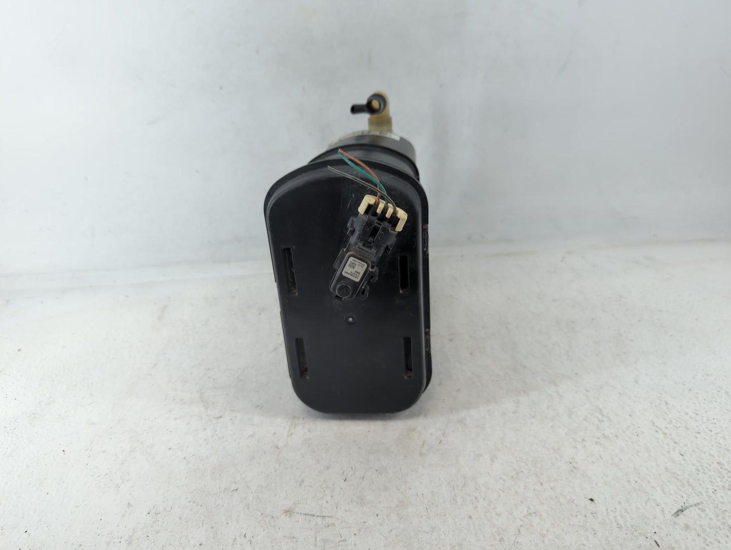 2008 Pontiac Grand Prix Fuel Vapor Charcoal Canister 683487 - Oemusedautoparts1.com