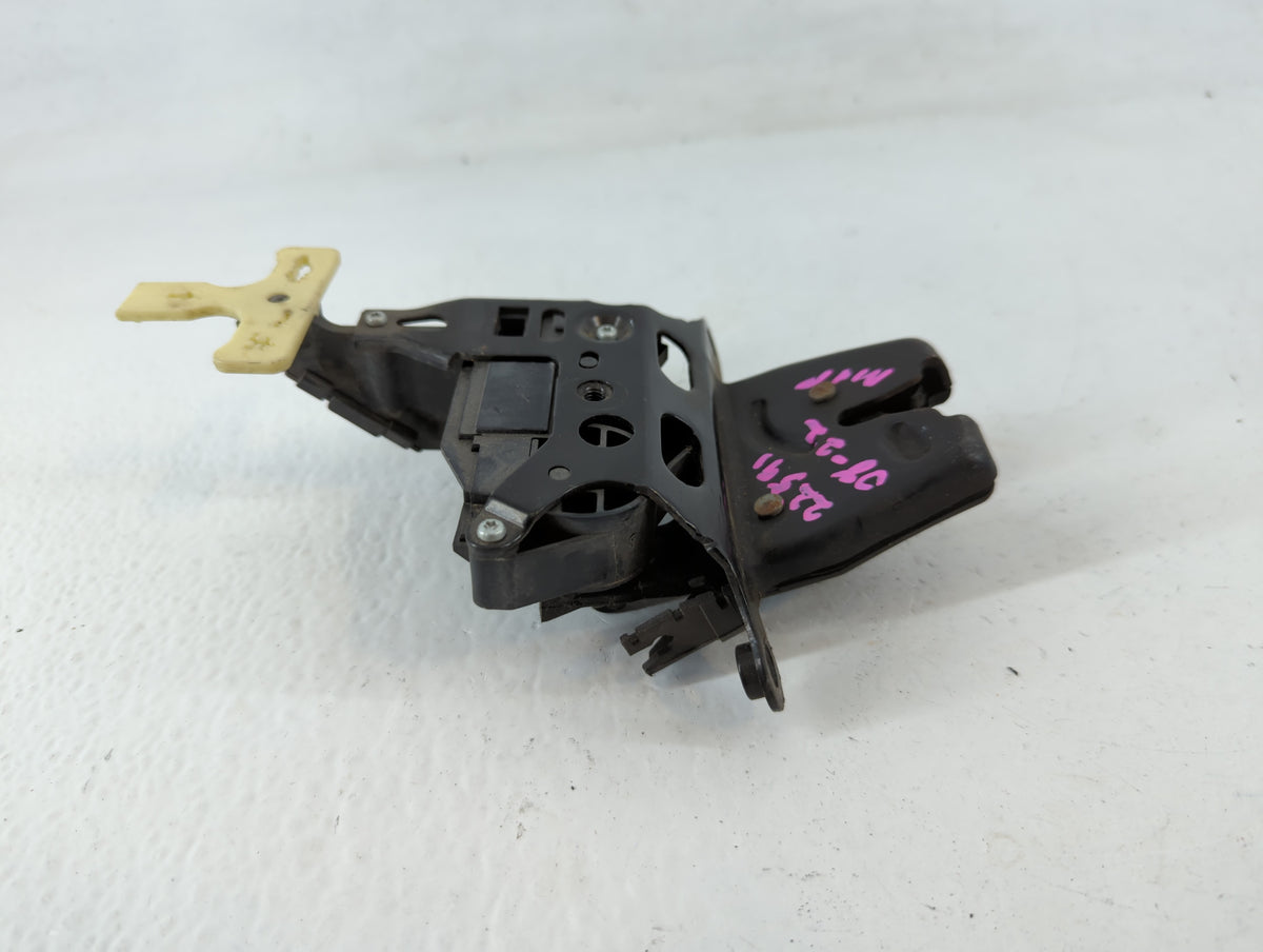 2008 Pontiac Grand Prix TRUNK LID LATCH - Oemusedautoparts1.com