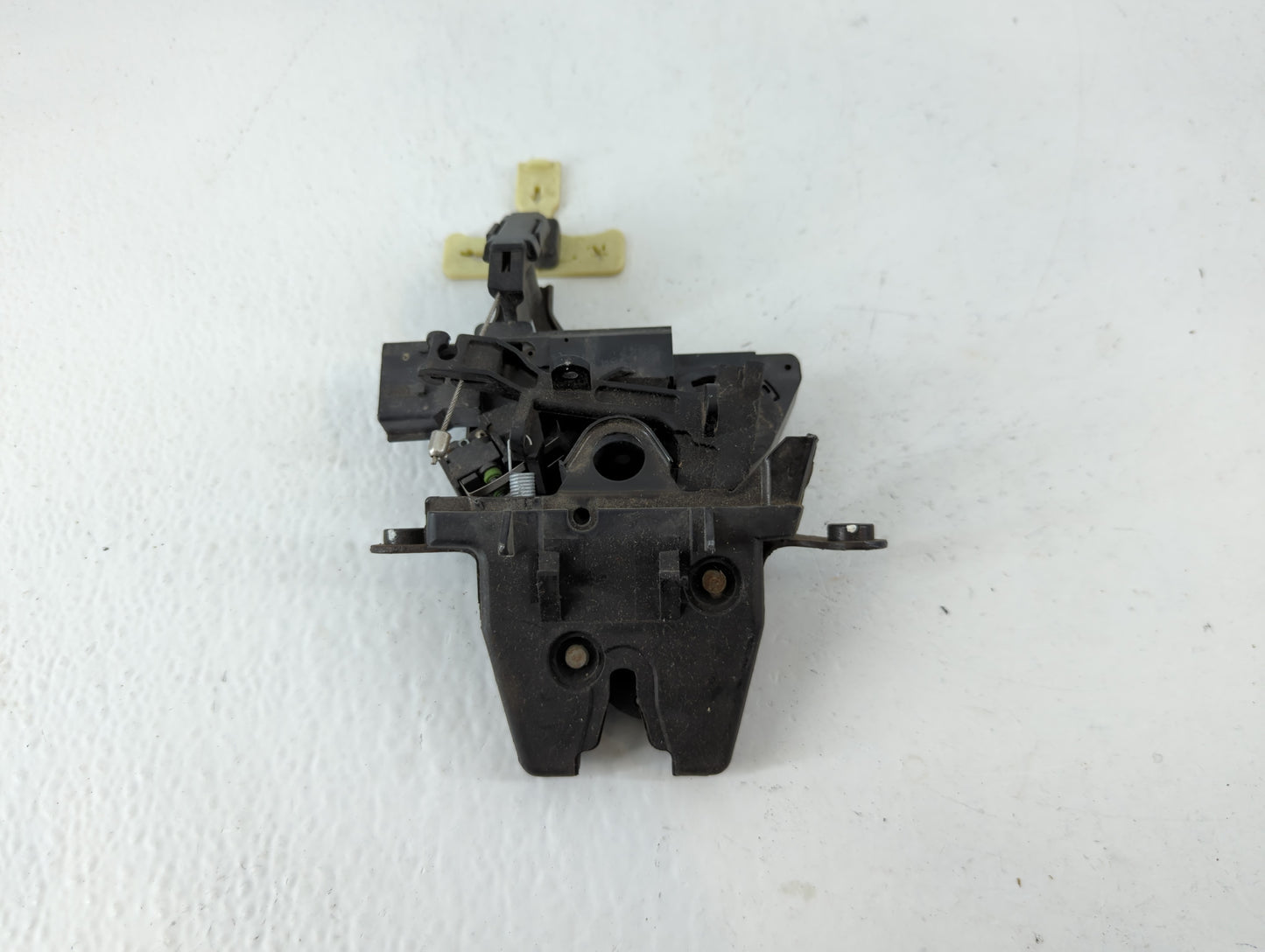 2008 Pontiac Grand Prix TRUNK LID LATCH - Oemusedautoparts1.com