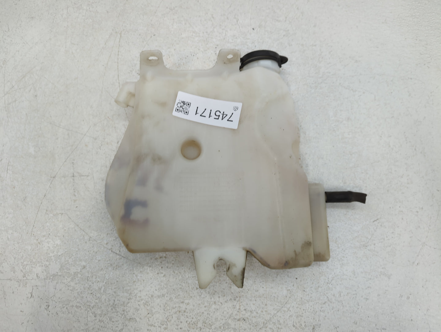 2004 Pontiac Grand Prix Radiator Coolant Overflow Expansion Tank Bottle - Oemusedautoparts1.com
