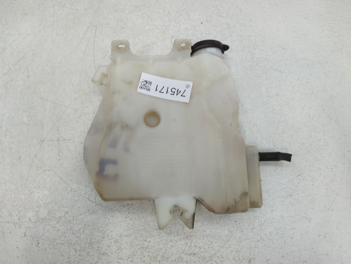 2004 Pontiac Grand Prix Radiator Coolant Overflow Expansion Tank Bottle 745171 - Oemusedautoparts1.com