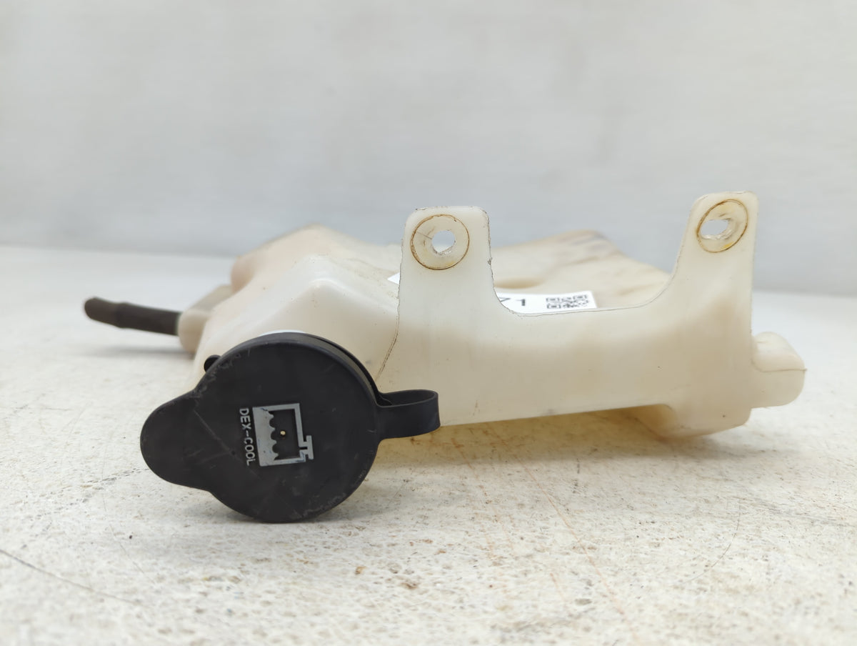 2004 Pontiac Grand Prix Radiator Coolant Overflow Expansion Tank Bottle 745171 - Oemusedautoparts1.com