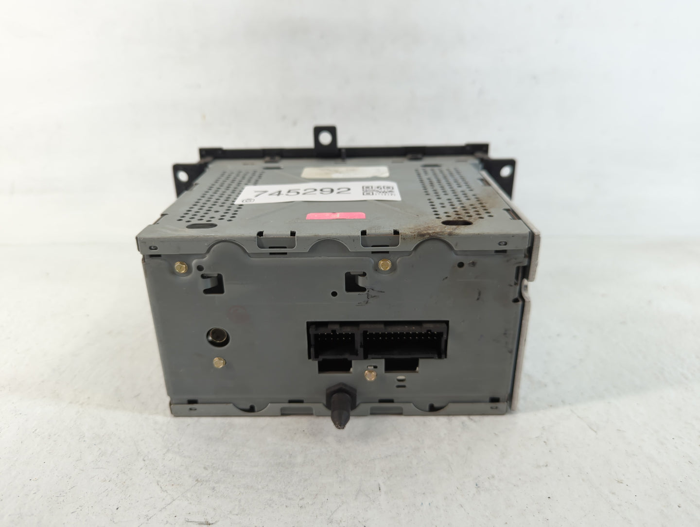 2004-2008 Pontiac Grand Prix Am Fm Cd Player Radio Receiver - Oemusedautoparts1.com