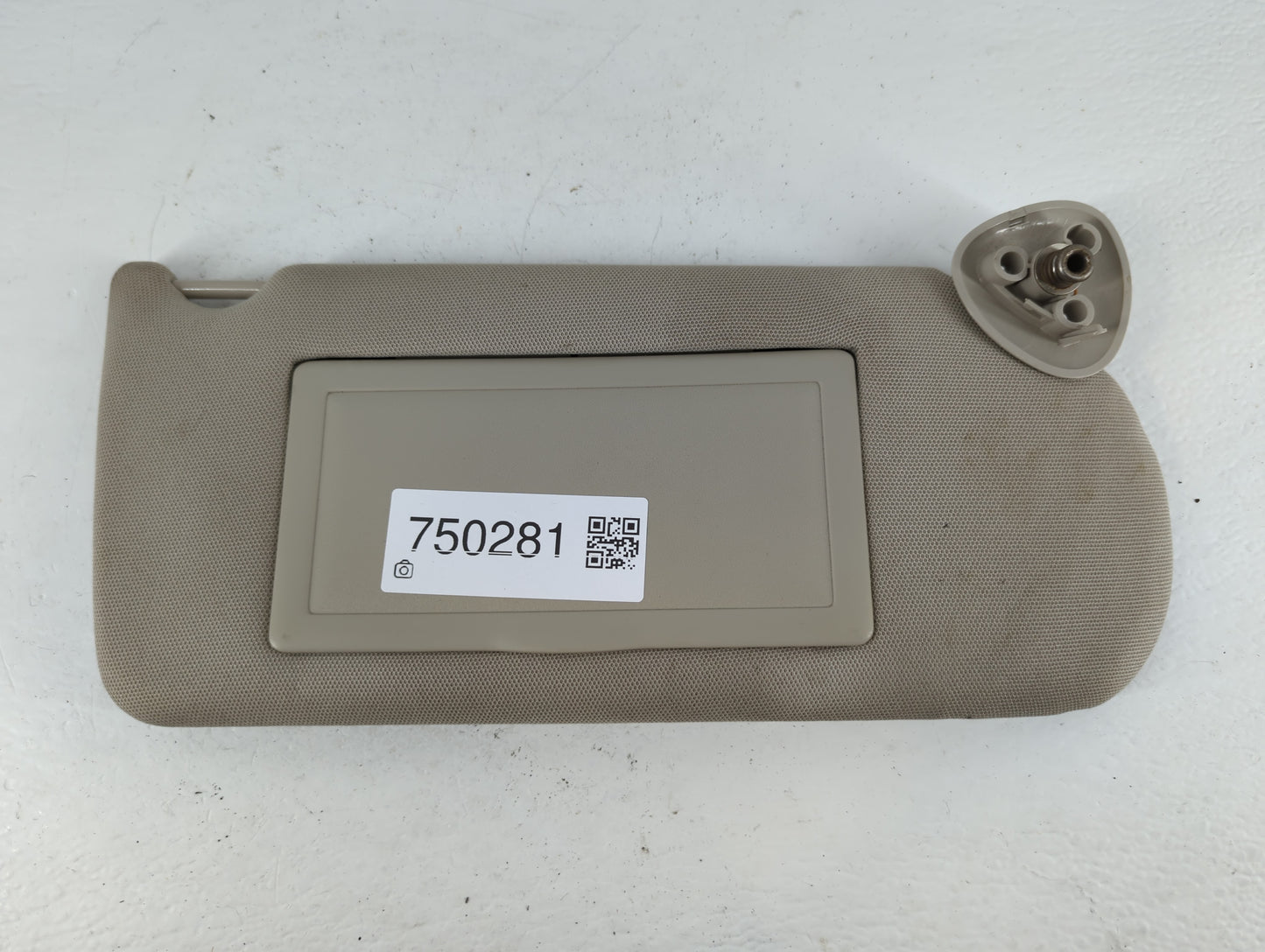 2005-2008 Pontiac Grand Prix Sun Visor Shade Replacement Passenger Right Mirror Fits Fits 2005 2006 2007 2008 OEM Used Auto 