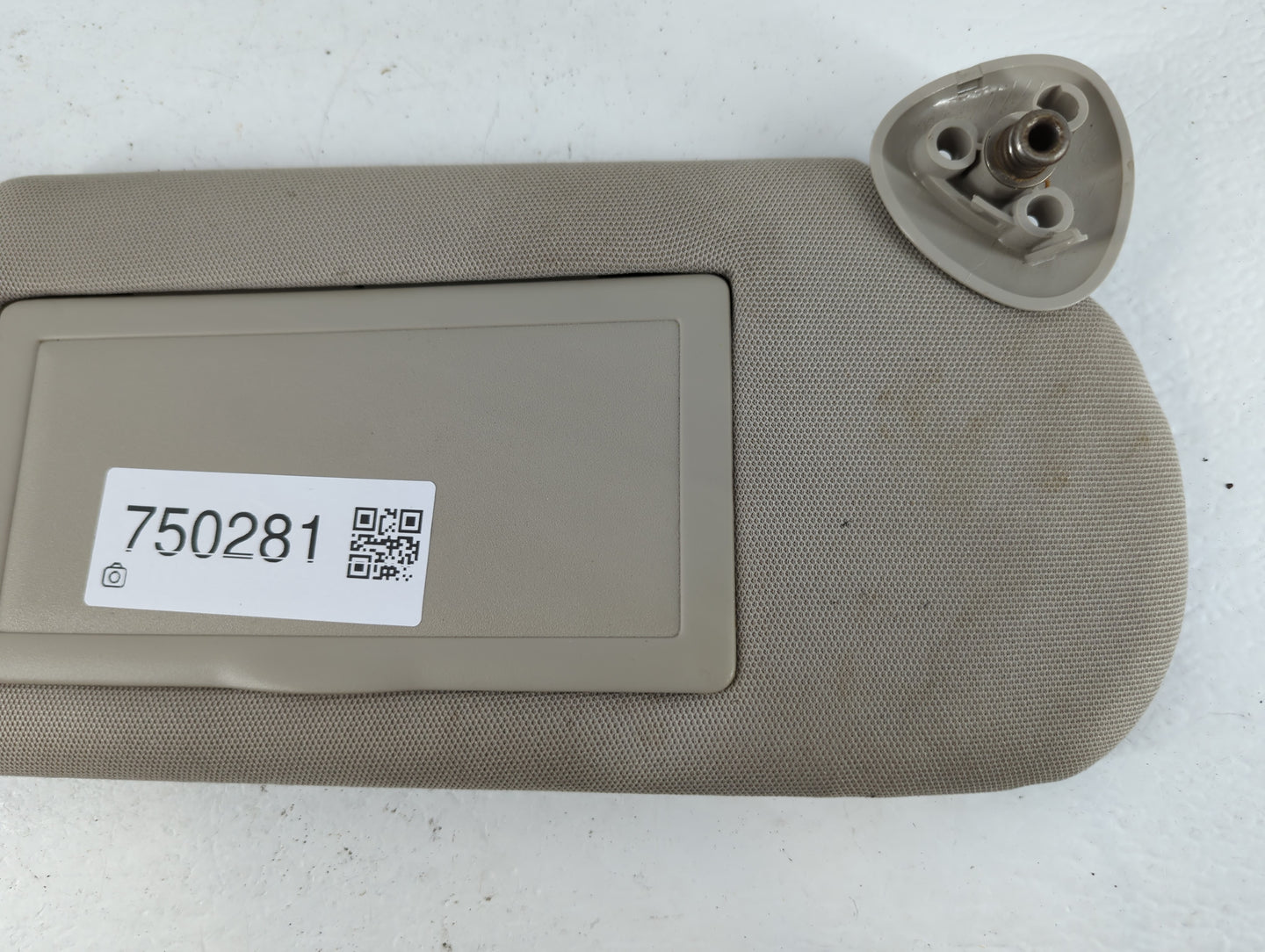 2005-2008 Pontiac Grand Prix Sun Visor Shade Replacement Passenger Right Mirror Fits Fits 2005 2006 2007 2008 OEM Used Auto 
