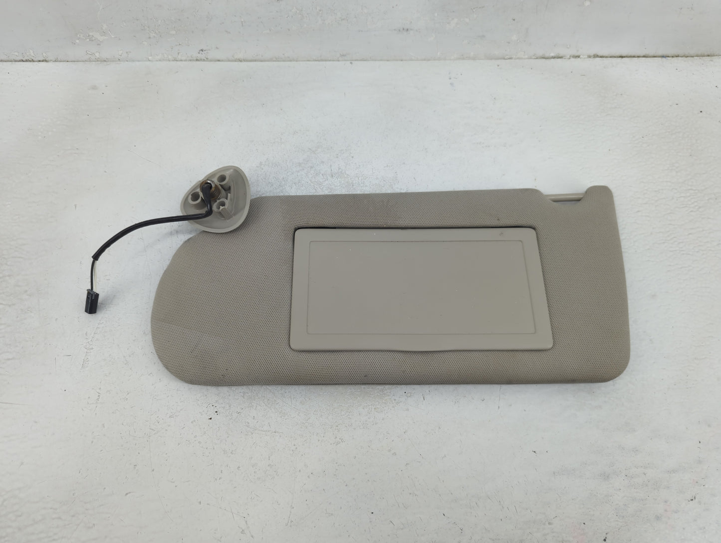 2005-2008 Pontiac Grand Prix Sun Visor Shade Replacement Driver Left Mirror Fits Fits 2005 2006 2007 2008 OEM Used Auto Part