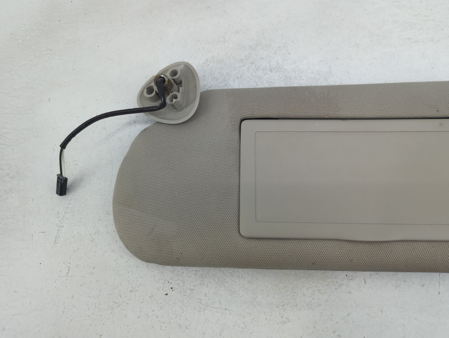 2005-2008 Pontiac Grand Prix Sun Visor Shade Replacement Driver Left Mirror Fits Fits 2005 2006 2007 2008 OEM Used Auto Part