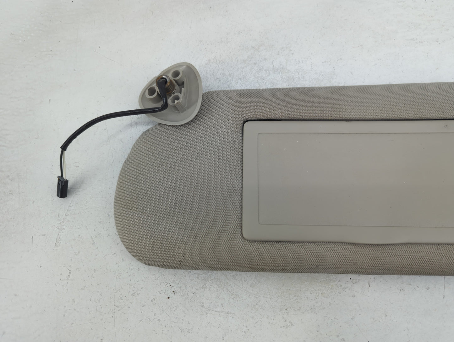 2005-2008 Pontiac Grand Prix Sun Visor Shade Replacement Driver Left Mirror Fits Fits 2005 2006 2007 2008 OEM Used Auto Part