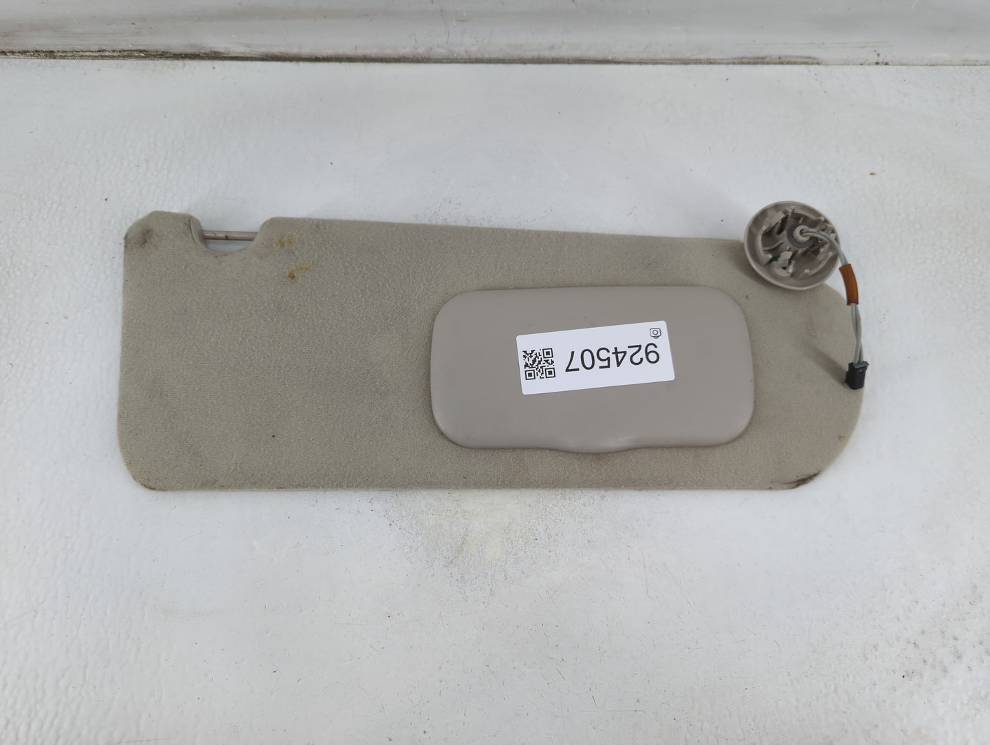 2001 Pontiac Montana Sun Visor Shade Replacement Passenger Right Mirror Fits OEM Used Auto Parts - Oemusedautoparts1.com