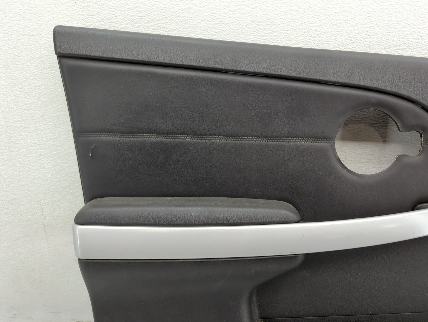 2008 Pontiac Torren Passenger Side Front Inside Door Handle Oem - Oemusedautoparts1.com