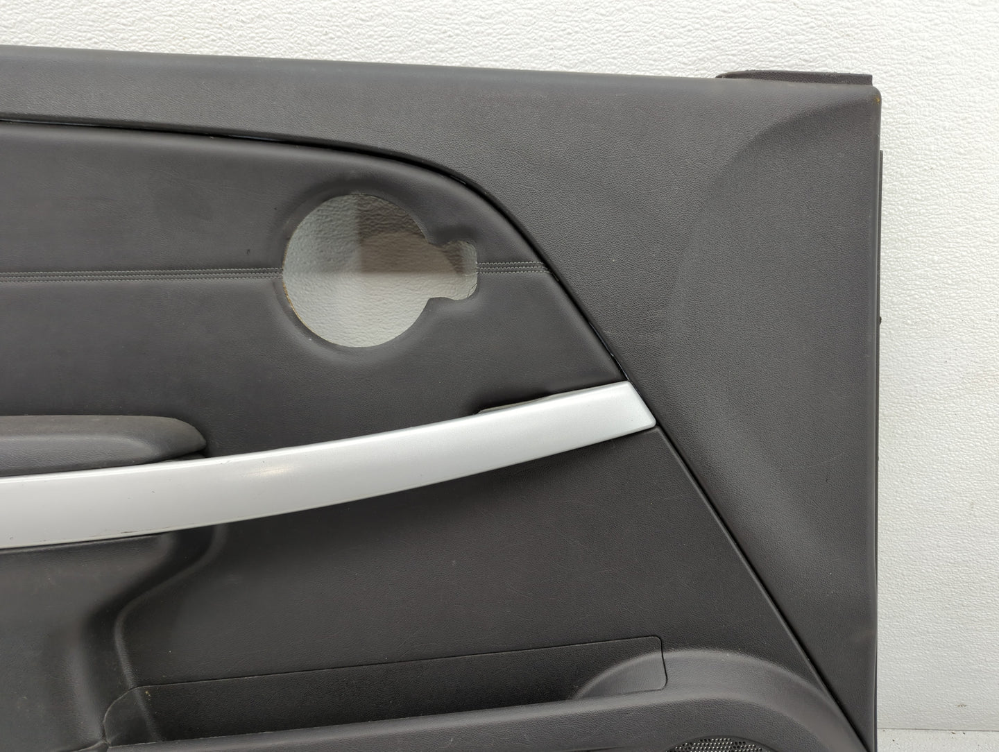 2008 Pontiac Torren Passenger Side Front Inside Door Handle Oem - Oemusedautoparts1.com