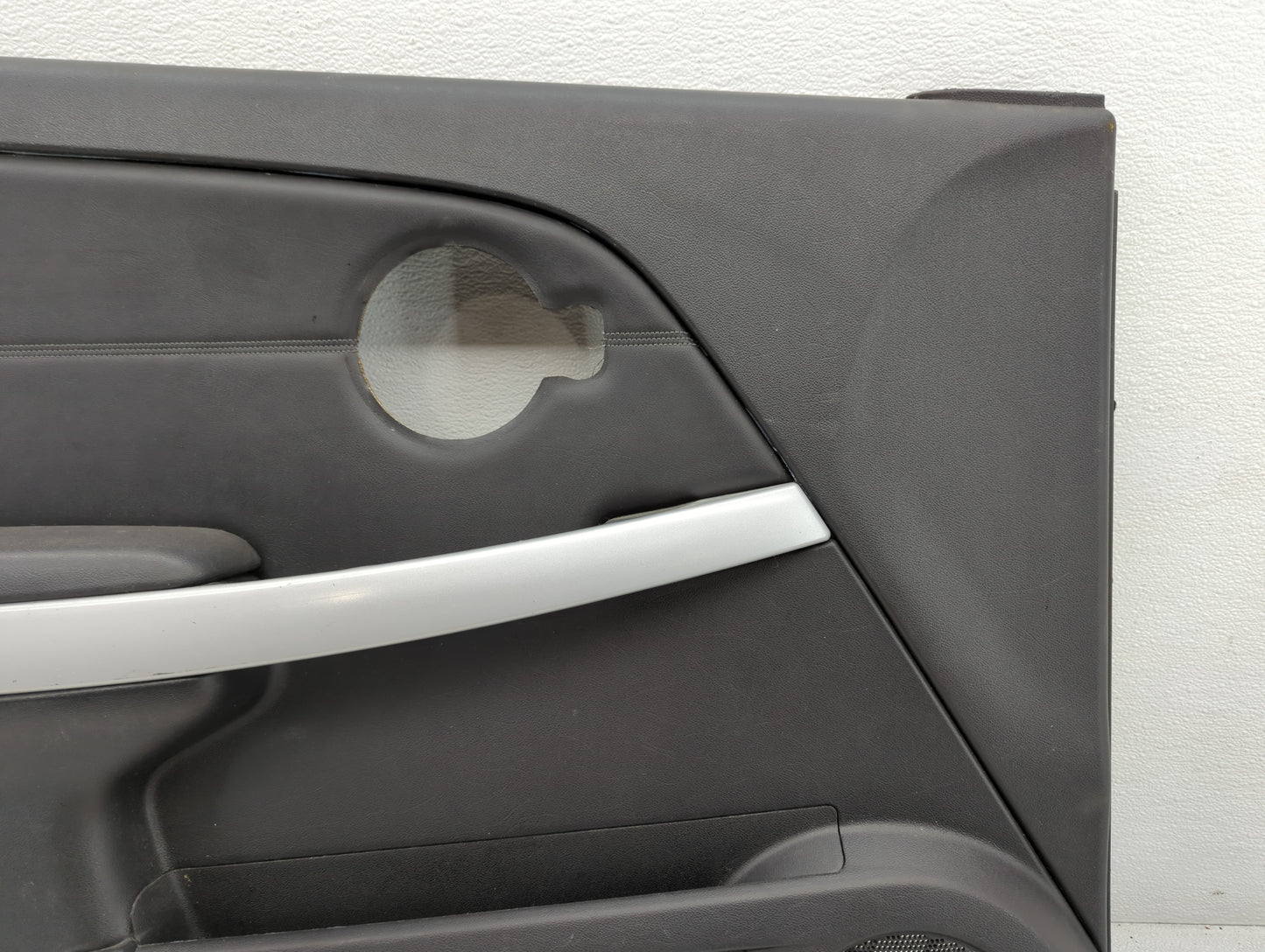 2008 Pontiac Torren Passenger Side Front Inside Door Handle Oem - Oemusedautoparts1.com