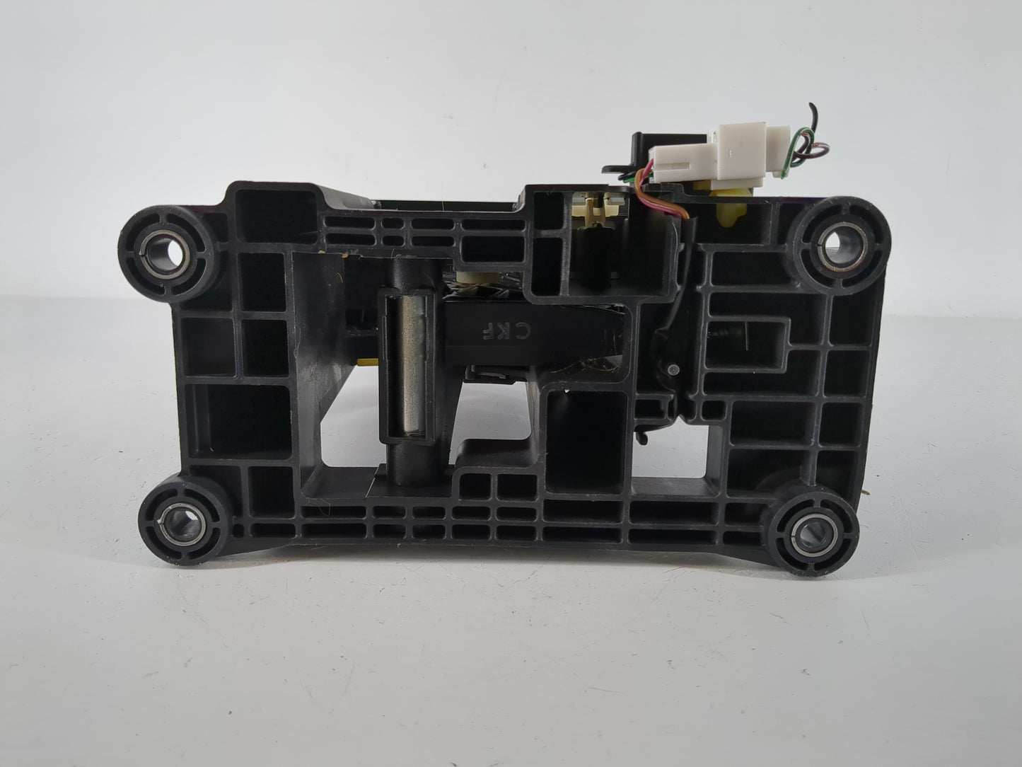 2008 Pontiac Torrent Floor Console Assembly Shifter - Oemusedautoparts1.com