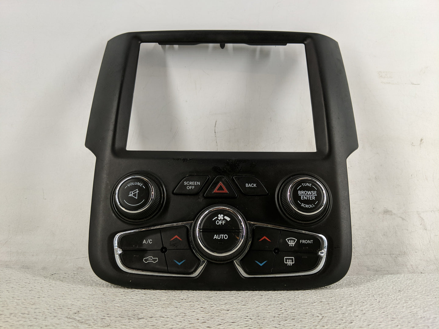 2007-2008 Pontiac Torrent Radio Control Panel - Oemusedautoparts1.com
