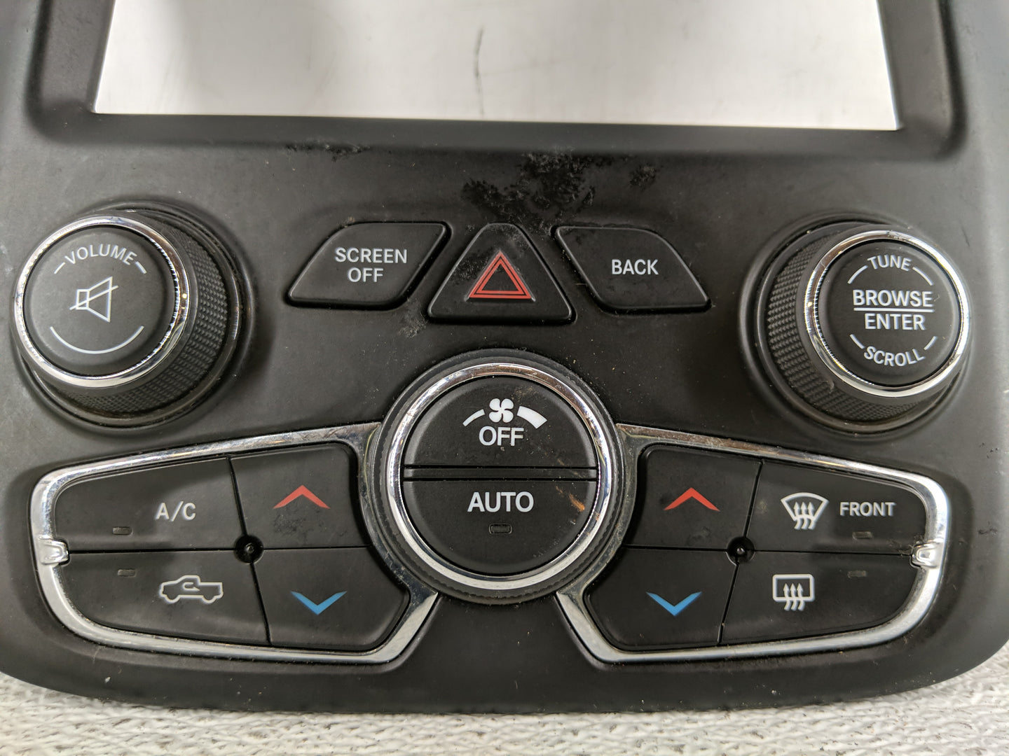 2007-2008 Pontiac Torrent Radio Control Panel - Oemusedautoparts1.com