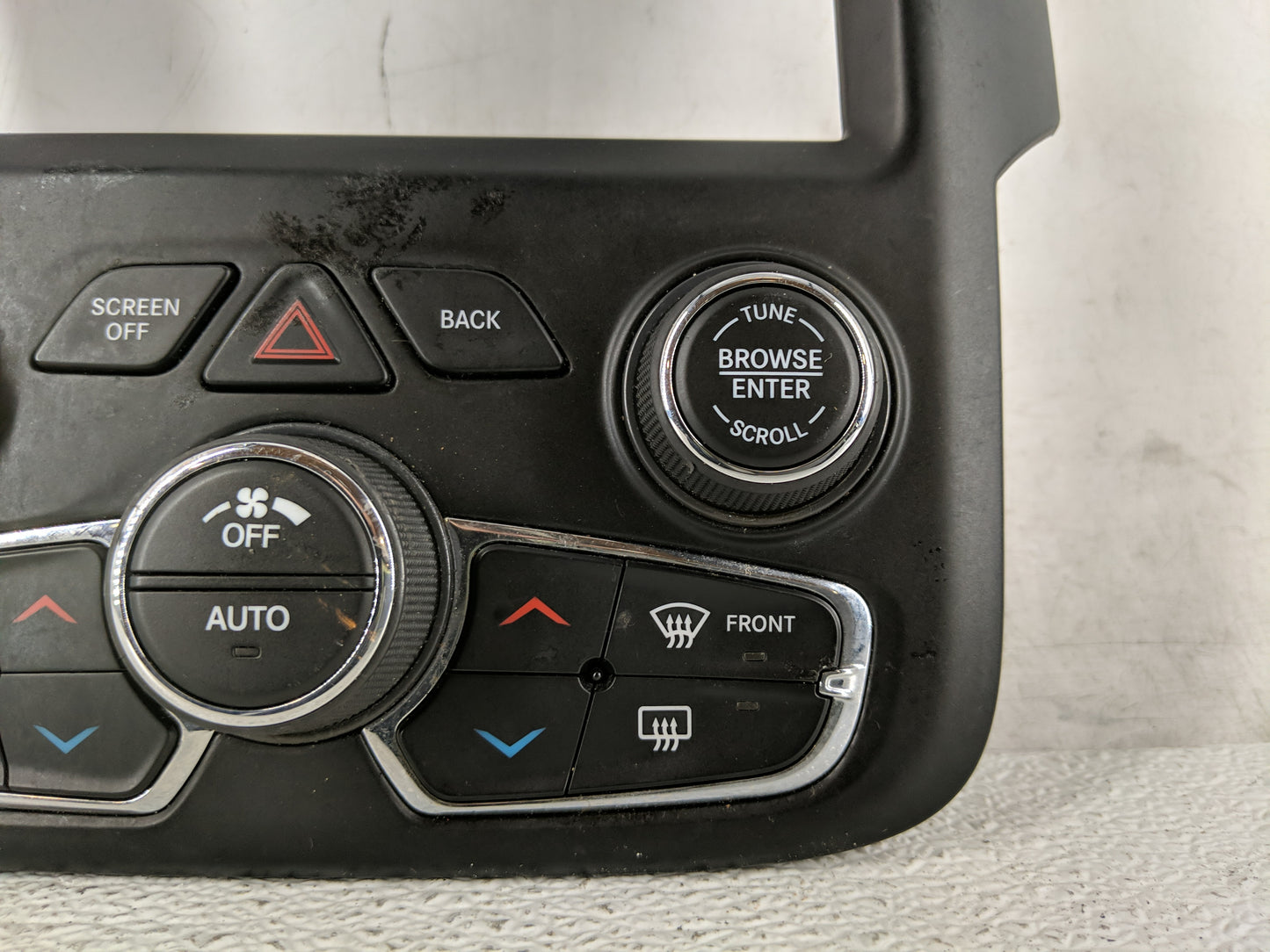 2007-2008 Pontiac Torrent Radio Control Panel - Oemusedautoparts1.com