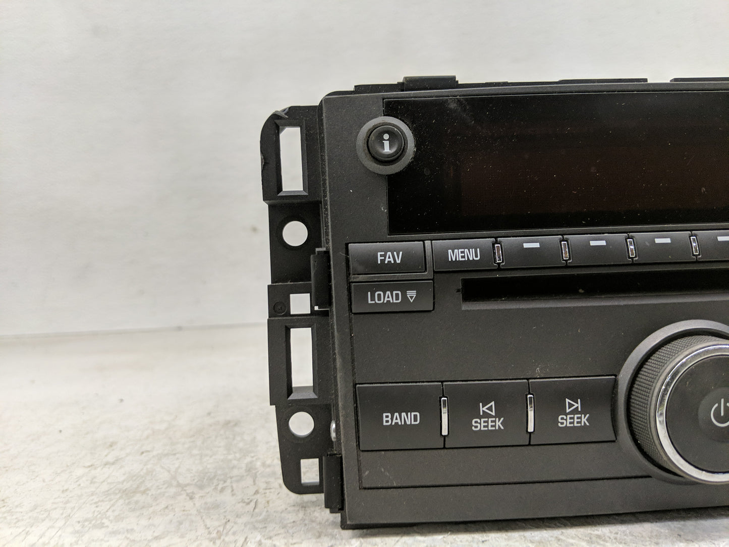 2008 Pontiac Torrent Radio AM FM Cd Player Receiver Replacement Fits OEM Used Auto Parts - Oemusedautoparts1.com