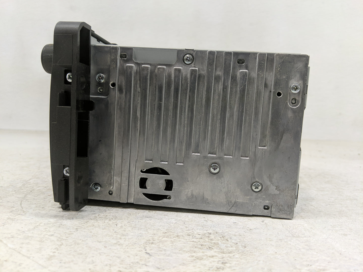 2008 Pontiac Torrent Radio AM FM Cd Player Receiver Replacement Fits OEM Used Auto Parts - Oemusedautoparts1.com