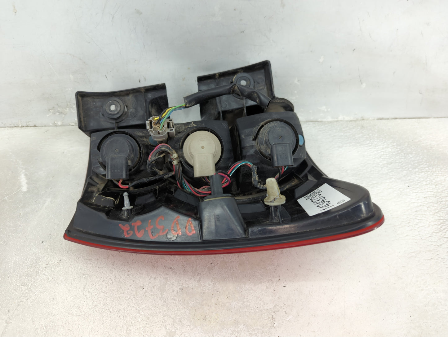 2006-2009 Pontiac Torrent Tail Light Assembly Driver Left OEM Fits Fits 2006 2007 2008 2009 OEM Used Auto Parts - Oemusedaut