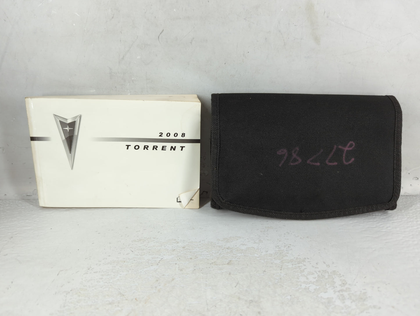 2008 Pontiac Torrent Owners Manual Book Guide P/N:15860880 OEM Used Auto Parts - Oemusedautoparts1.com