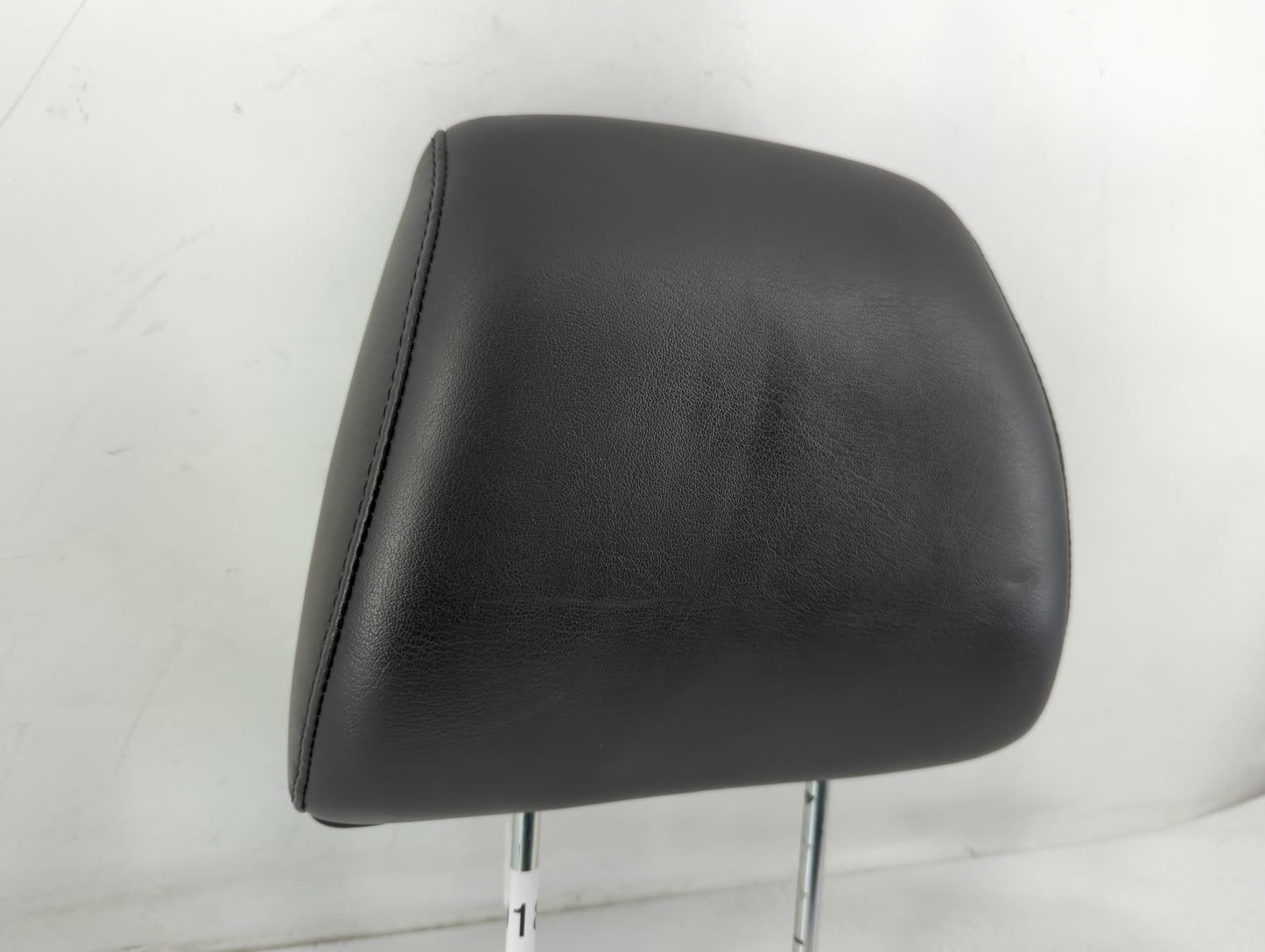 2006-2009 Pontiac Torrent Headrest Head Rest Front Driver Passenger Seat Fits Fits 2006 2007 2008 2009 OEM Used Auto Parts -