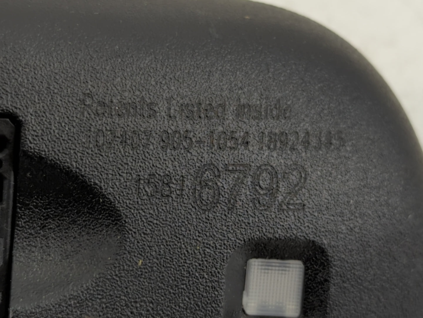 2006-2009 Pontiac Torrent Interior Rear View Mirror Replacement OEM P/N:15816792 Fits OEM Used Auto Parts - Oemusedautoparts