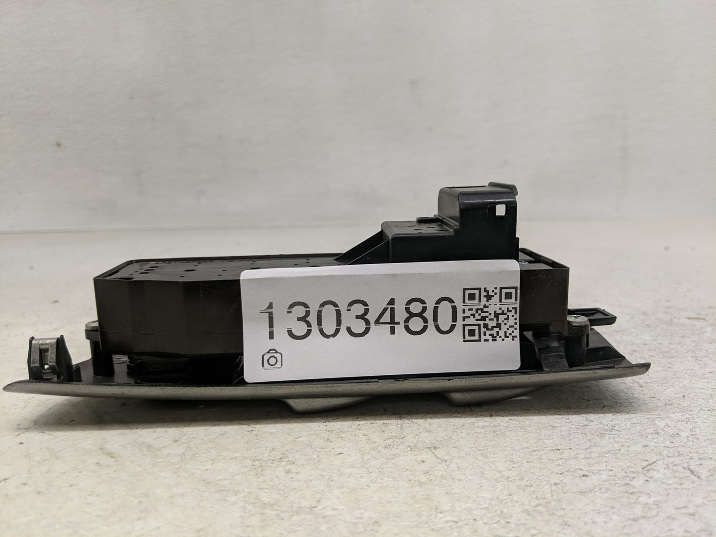 2005-2008 Pontiac Vibe Master Power Window Switch Replacement Driver Side Left P/N:74232-01030-B Fits Fits 2005 2006 2007 20