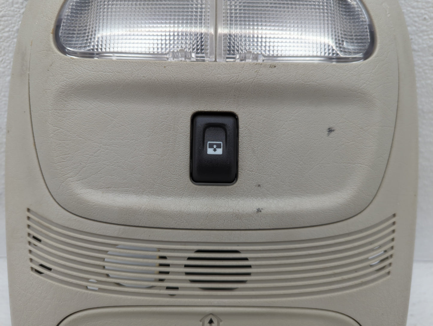 2008 Saab 9-7 Overhead Roof Console Interior Dome Light - Oemusedautoparts1.com