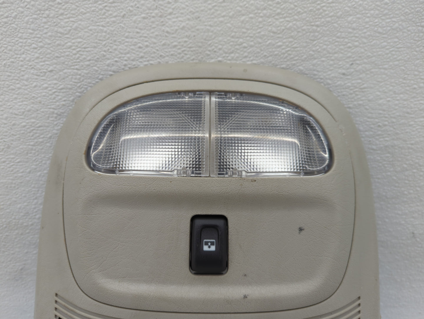 2008 Saab 9-7 Overhead Roof Console Interior Dome Light - Oemusedautoparts1.com