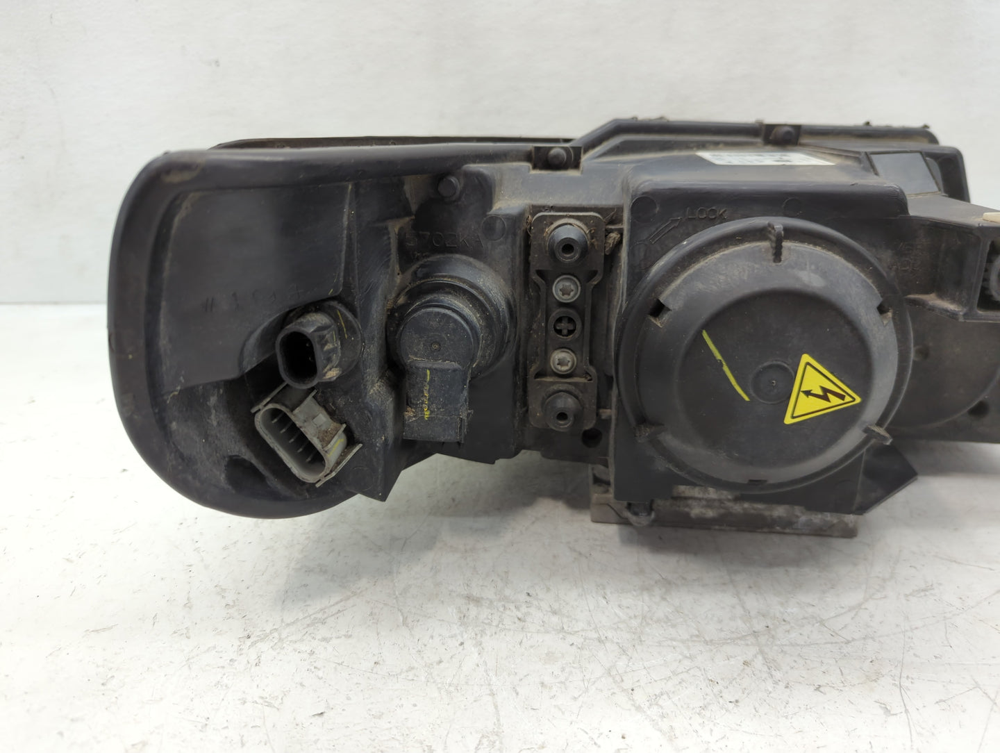 Saab 9-7 Driver Left Oem Head Light Headlight Lamp - Oemusedautoparts1.com