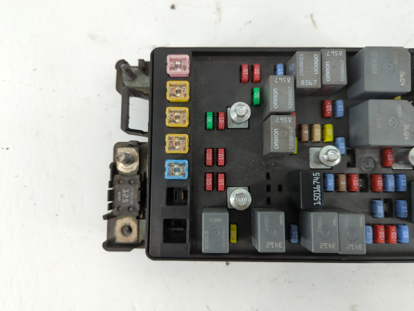 2008 Saab 9-7 Fusebox Fuse Box Panel Relay Module Fits OEM Used Auto Parts - Oemusedautoparts1.com