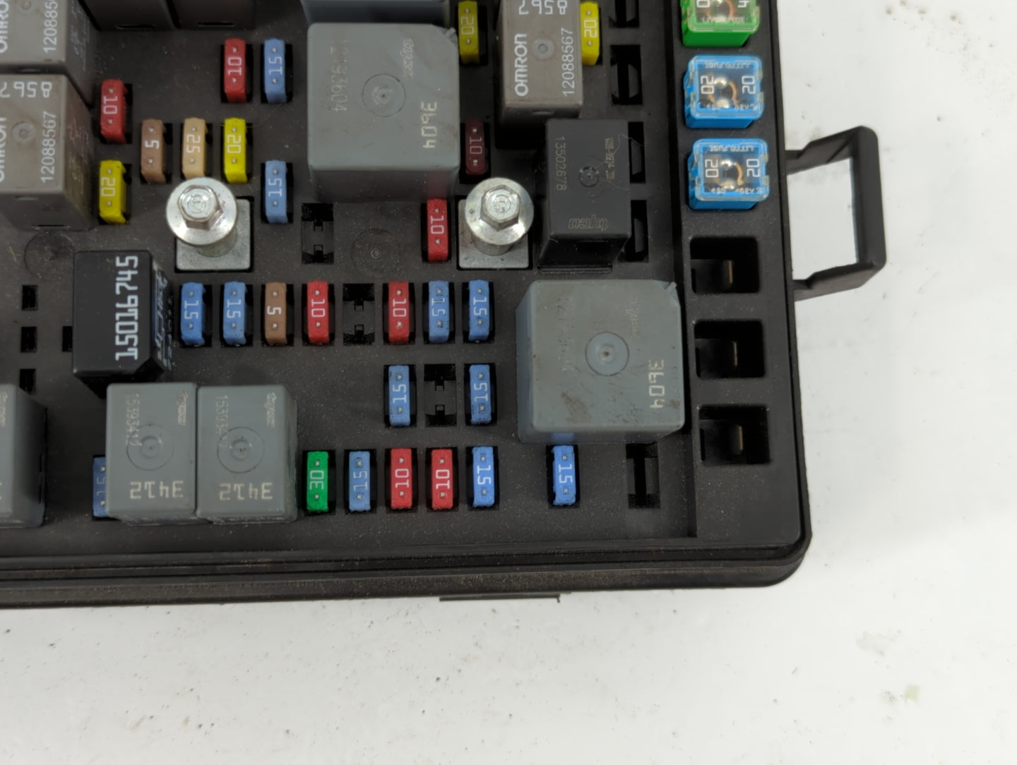 2008 Saab 9-7 Fusebox Fuse Box Panel Relay Module Fits OEM Used Auto Parts - Oemusedautoparts1.com