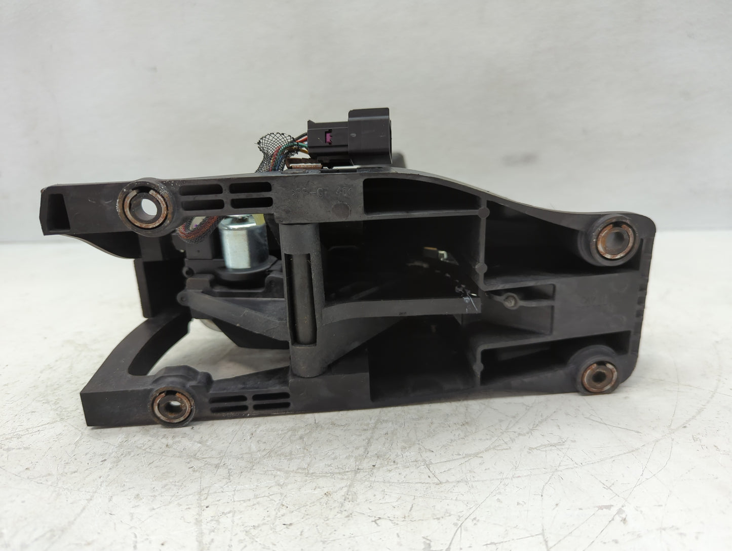 2008 Saab 9-7 Floor Console Assembly Shifter - Oemusedautoparts1.com