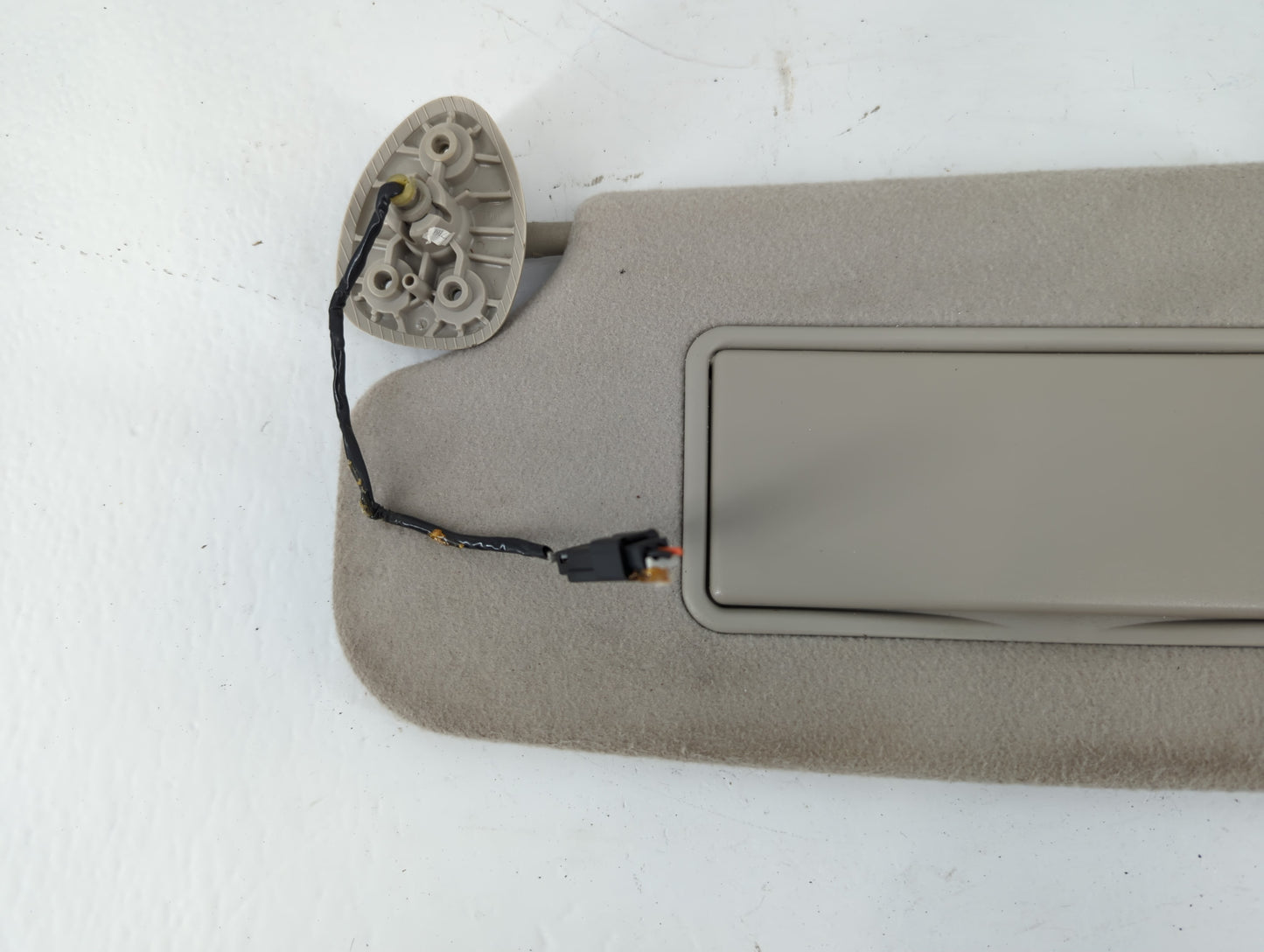 2008 Saab 9-7x Sun Visor Shade Replacement Driver Left Mirror Fits OEM Used Auto Parts - Oemusedautoparts1.com