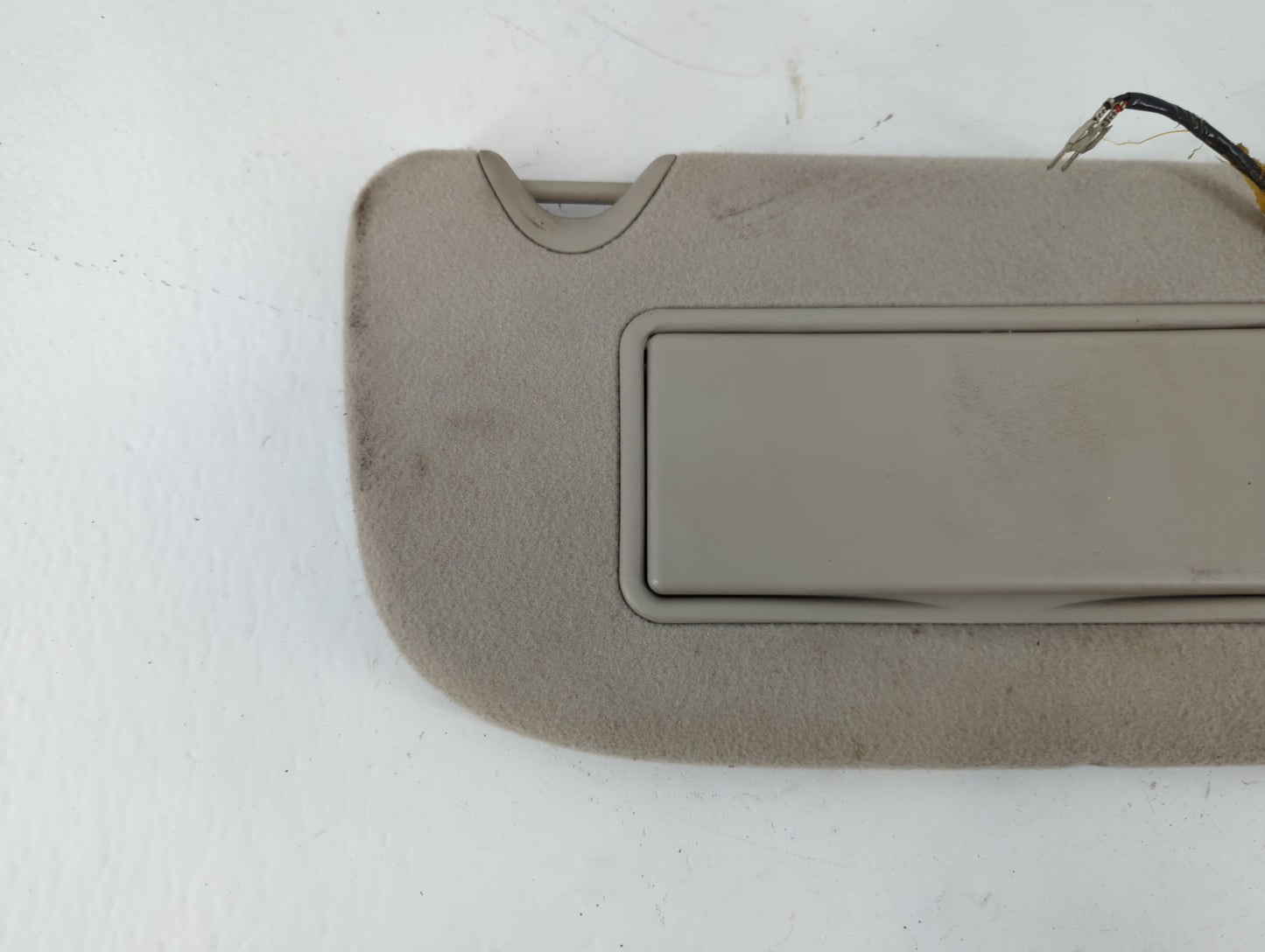2008 Saab 9-7x Sun Visor Shade Replacement Passenger Right Mirror Fits OEM Used Auto Parts - Oemusedautoparts1.com