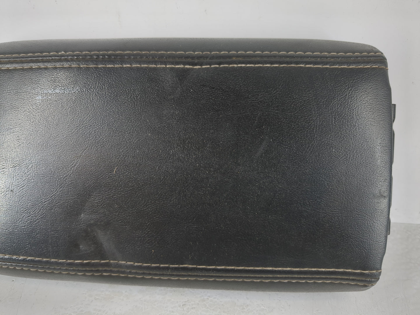 2008 Saab 9-7x Center Floor Console Fits OEM Used Auto Parts - Oemusedautoparts1.com