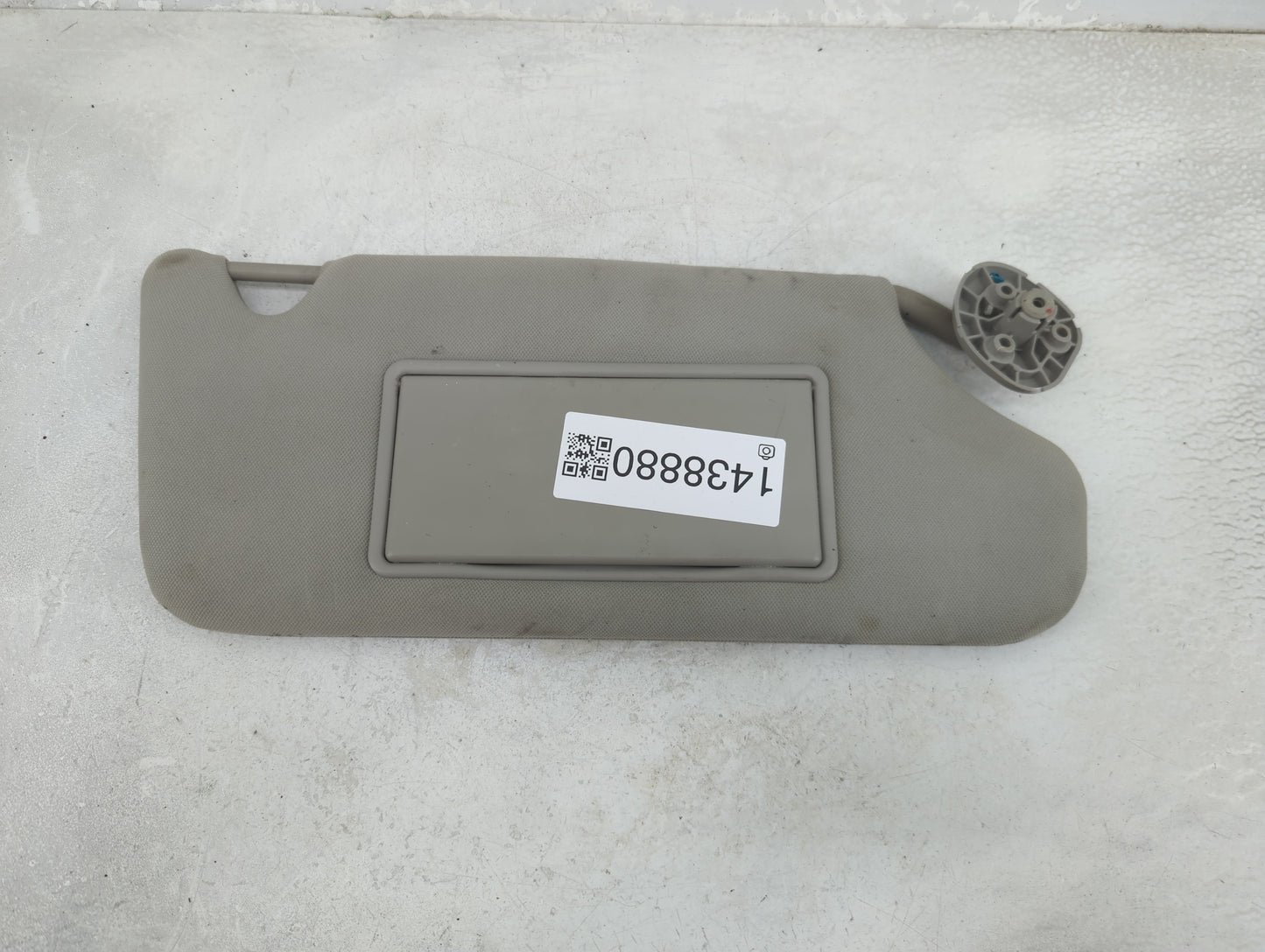 2008 Saab 9-7x Sun Visor Shade Replacement Passenger Right Mirror Fits OEM Used Auto Parts - Oemusedautoparts1.com