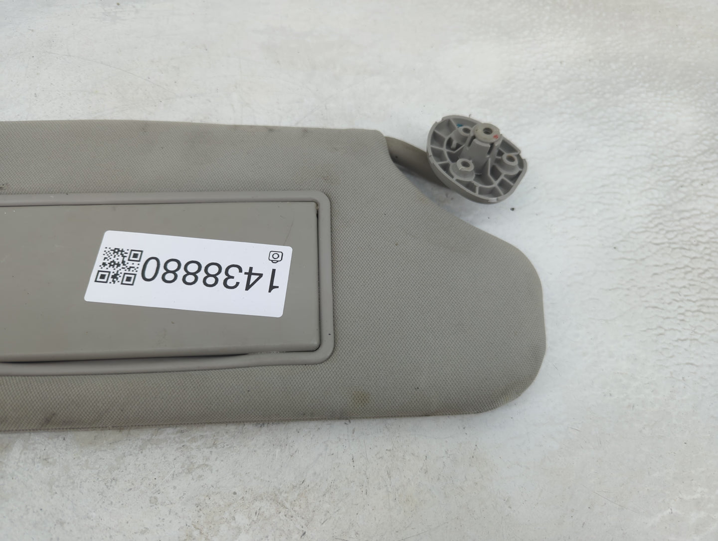 2008 Saab 9-7x Sun Visor Shade Replacement Passenger Right Mirror Fits OEM Used Auto Parts - Oemusedautoparts1.com