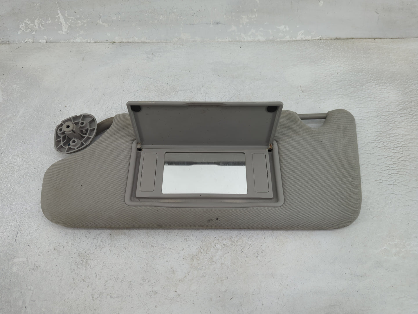 2008 Saab 9-7x Sun Visor Shade Replacement Driver Left Mirror Fits OEM Used Auto Parts - Oemusedautoparts1.com