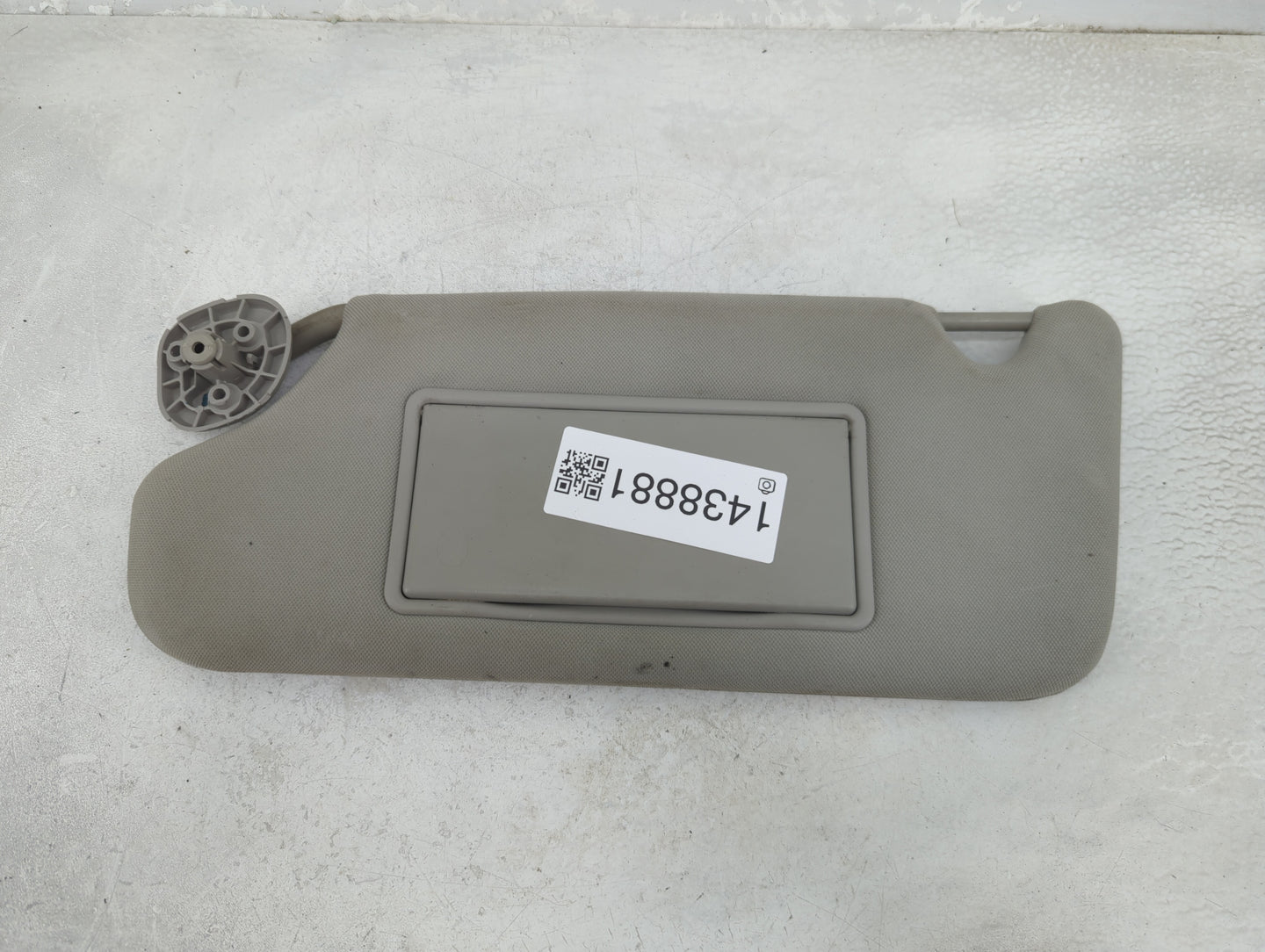 2008 Saab 9-7x Sun Visor Shade Replacement Driver Left Mirror Fits OEM Used Auto Parts - Oemusedautoparts1.com