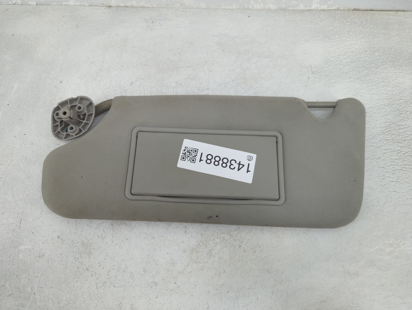 2008 Saab 9-7x Sun Visor Shade Replacement Driver Left Mirror Fits OEM Used Auto Parts - Oemusedautoparts1.com