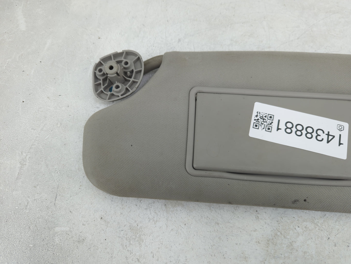 2008 Saab 9-7x Sun Visor Shade Replacement Driver Left Mirror Fits OEM Used Auto Parts - Oemusedautoparts1.com