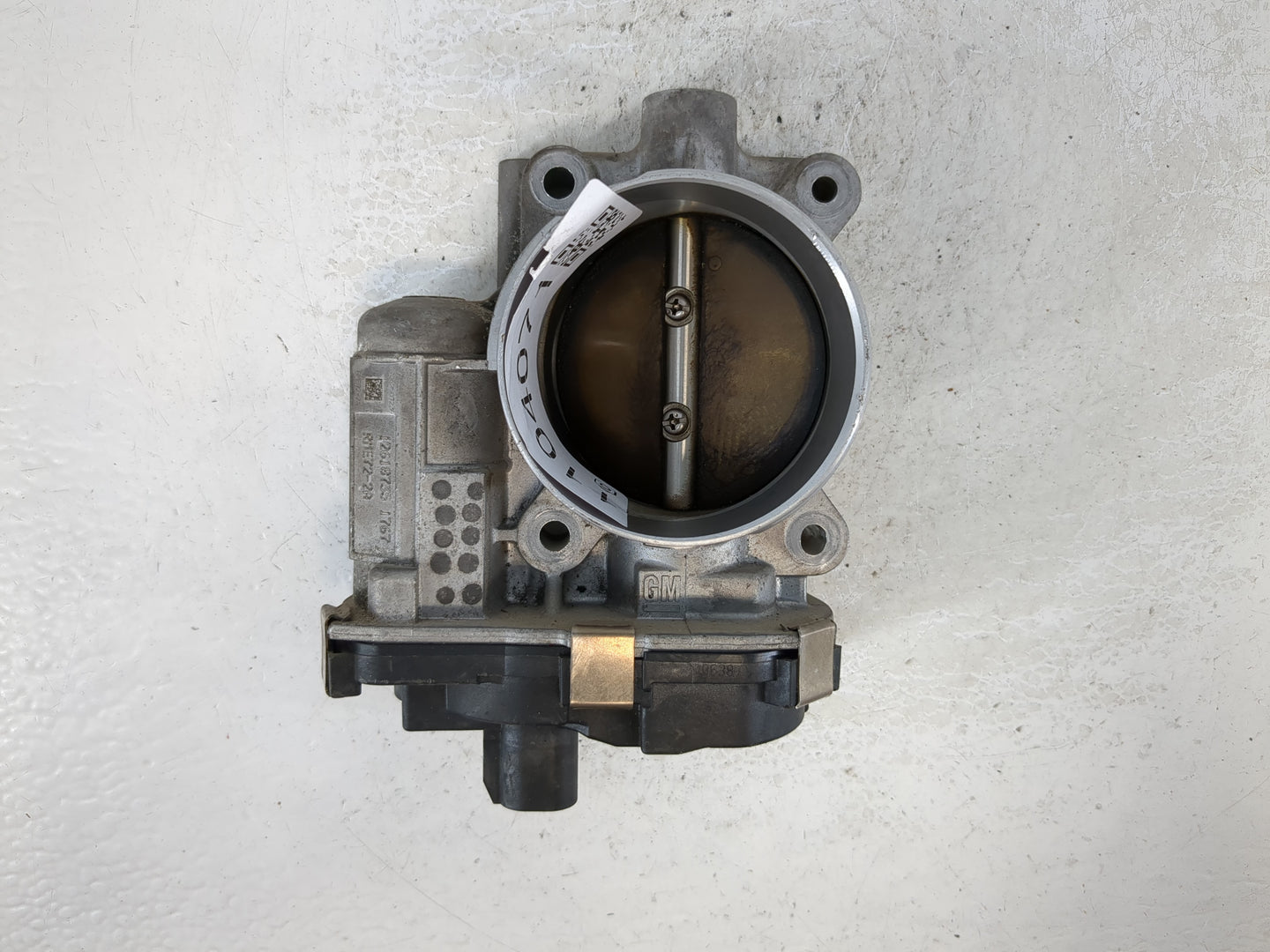 2007-2009 Saturn Aura Throttle Body P/N:RME72-2A Fits Fits 2007 2008 2009 2010 2011 2012 2013 2014 OEM Used Auto Parts - Oem